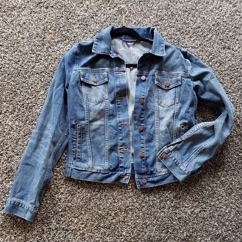 Gap 1968 maternity denim jean jacket